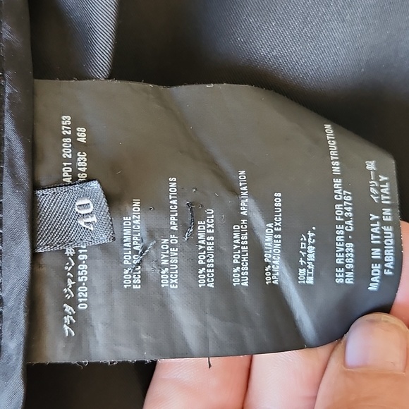 Prada coat, seize EU 40, Made in Italy 🇮🇹 ♥️ Host Pick ♥️ - Picture 11 of 12